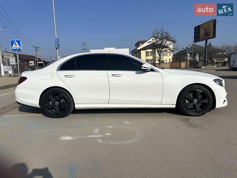 Седан Mercedes-Benz E-Class 2017 в Чернівцях