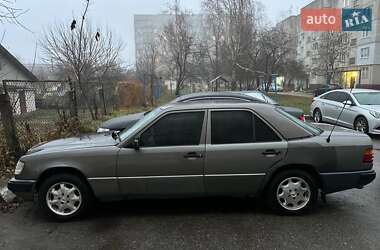 Седан Mercedes-Benz E-Class 1988 в 