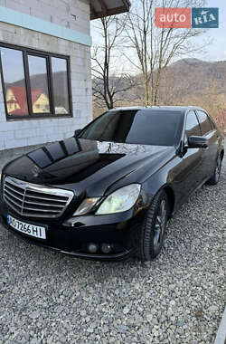 Седан Mercedes-Benz E-Class 2010 в Тячеве