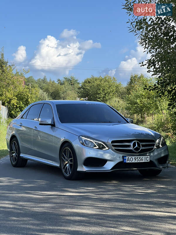 Седан Mercedes-Benz E-Class 2015 в Сваляве