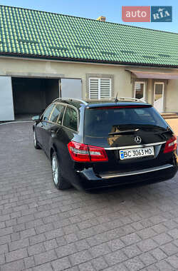 Универсал Mercedes-Benz E-Class 2012 в 