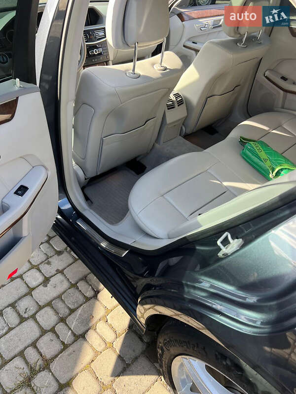 Седан Mercedes-Benz E-Class 2012 в Звенигородці