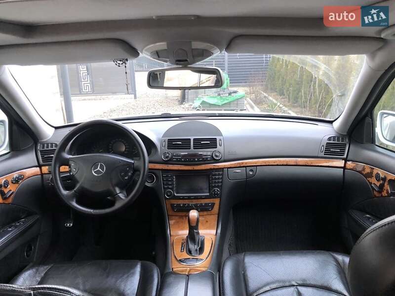 Седан Mercedes-Benz E-Class 2003 в Львові