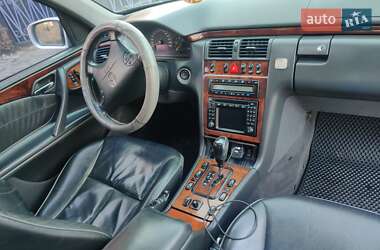 Седан Mercedes-Benz E-Class 2001 в 