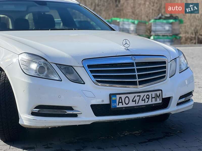 Универсал Mercedes-Benz E-Class 2012 в Хусте