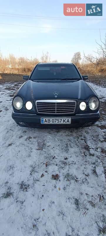 Седан Mercedes-Benz E-Class 1996 в Прилуках