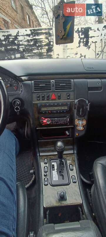 Седан Mercedes-Benz E-Class 1996 в Прилуках