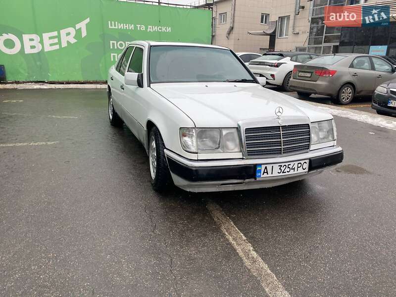 Седан Mercedes-Benz E-Class 1986 в Києві