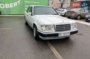 Седан Mercedes-Benz E-Class 1986 в Києві