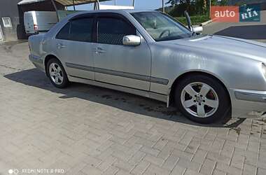 Седан Mercedes-Benz E-Class 2000 в Добротове