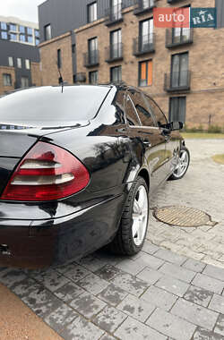 Седан Mercedes-Benz E-Class 2002 в 