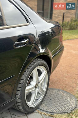 Седан Mercedes-Benz E-Class 2002 в 