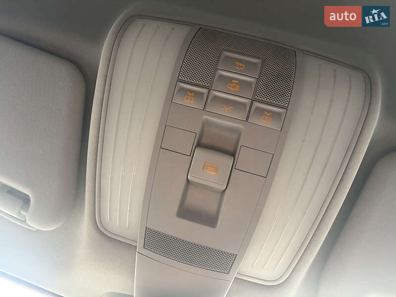 Седан Mercedes-Benz E-Class 2014 в Киеве