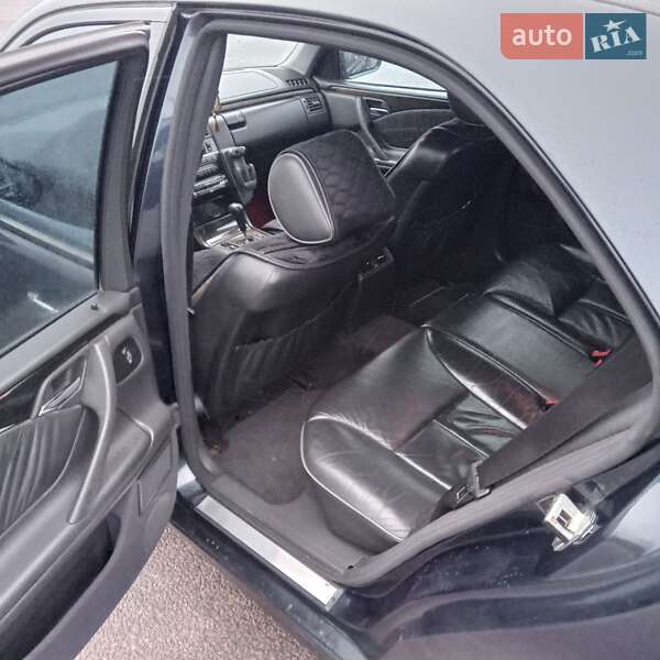 Седан Mercedes-Benz E-Class 2000 в Львове