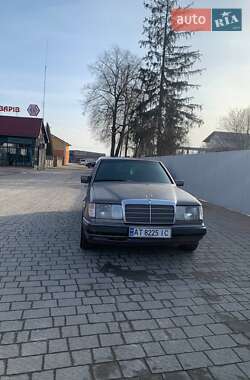 Седан Mercedes-Benz E-Class 1992 в Коломые