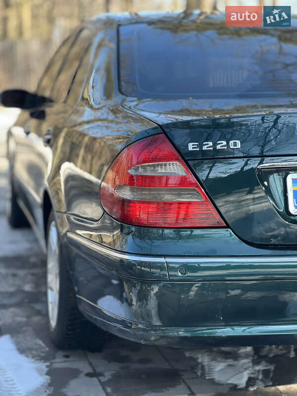 Седан Mercedes-Benz E-Class 2003 в Луцке