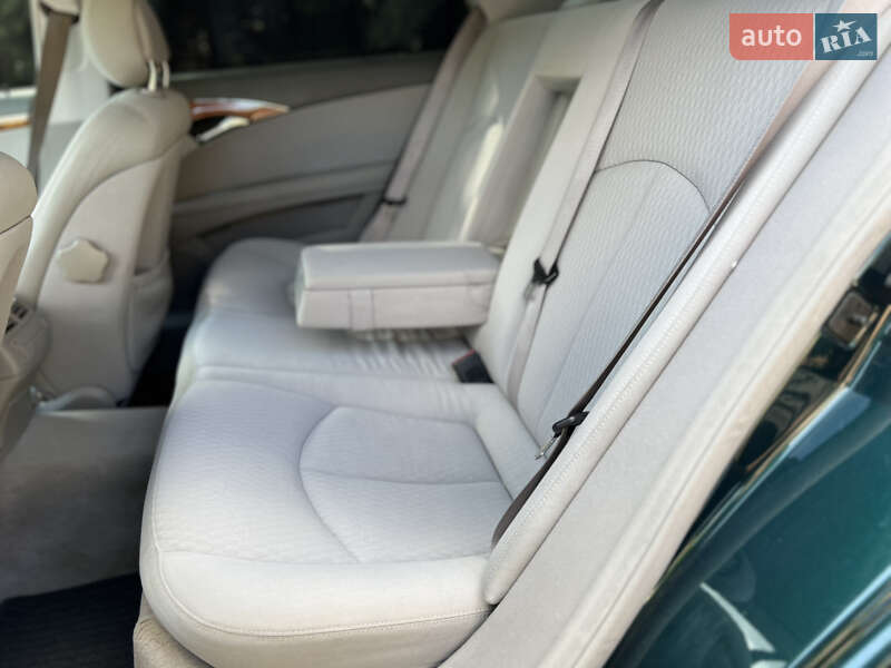 Седан Mercedes-Benz E-Class 2003 в Луцке