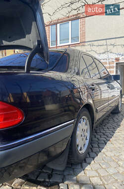 Седан Mercedes-Benz E-Class 1998 в 