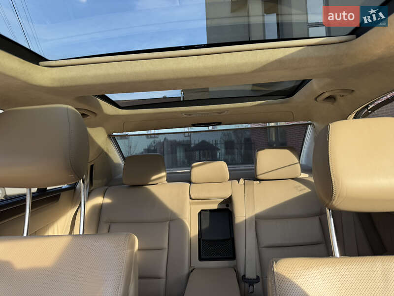 Седан Mercedes-Benz E-Class 2010 в Львове