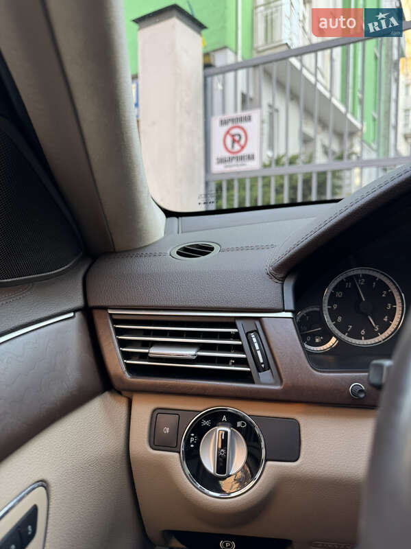 Седан Mercedes-Benz E-Class 2010 в Львове