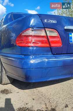 Седан Mercedes-Benz E-Class 2000 в 