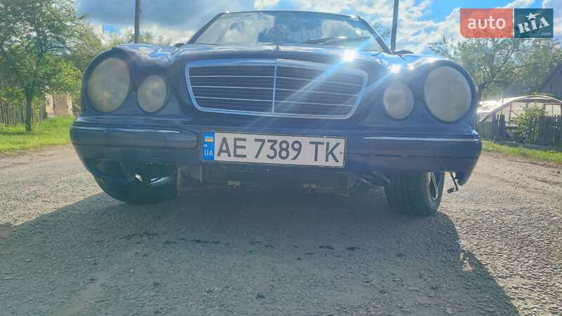 Седан Mercedes-Benz E-Class 2000 в Новоивановци