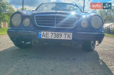 Седан Mercedes-Benz E-Class 2000 в 