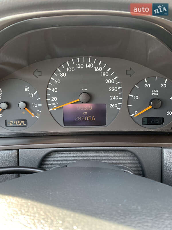 Седан Mercedes-Benz E-Class 2002 в Недобоевцах