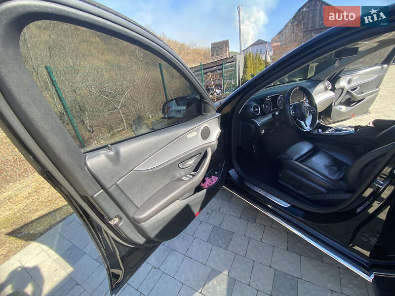 Седан Mercedes-Benz E-Class 2018 в Воловцю