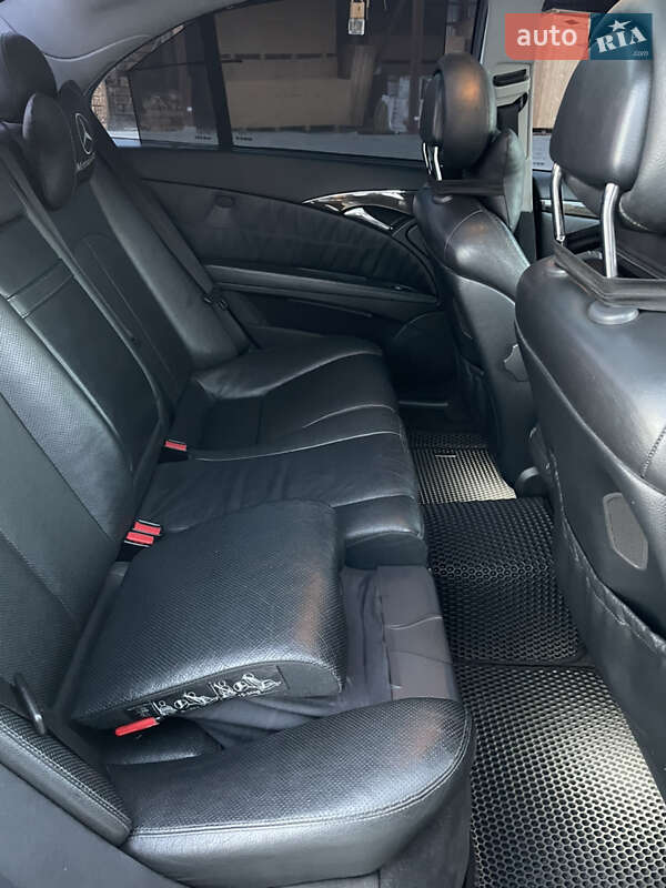 Седан Mercedes-Benz E-Class 2003 в Сокирянах