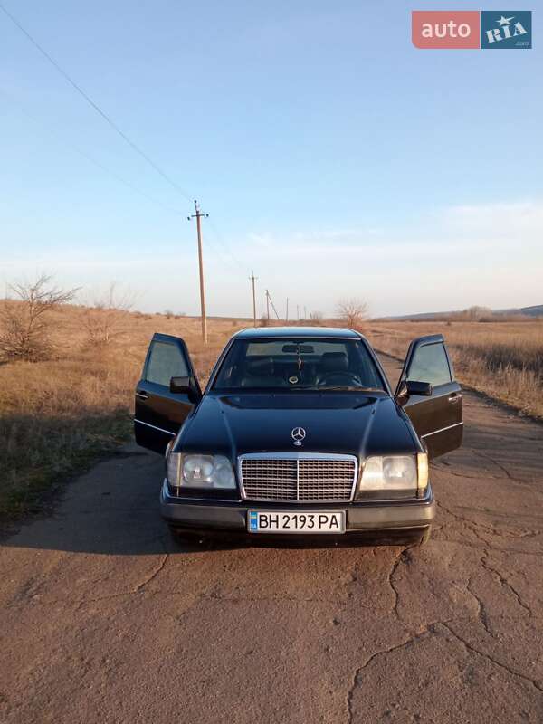 Седан Mercedes-Benz E-Class 1990 в Ширяєвому