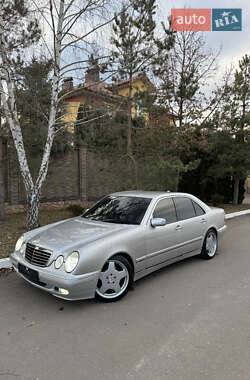 Седан Mercedes-Benz E-Class 2000 в Рівному