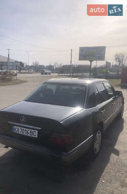 Седан Mercedes-Benz E-Class 1988 в 