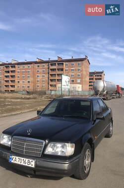 Седан Mercedes-Benz E-Class 1988 в 