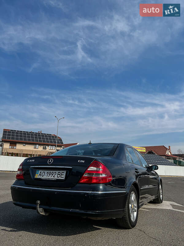 Седан Mercedes-Benz E-Class 2005 в Ужгороде