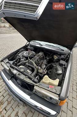 Седан Mercedes-Benz E-Class 1986 в 