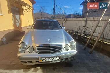 Седан Mercedes-Benz E-Class 2000 в Мукачево