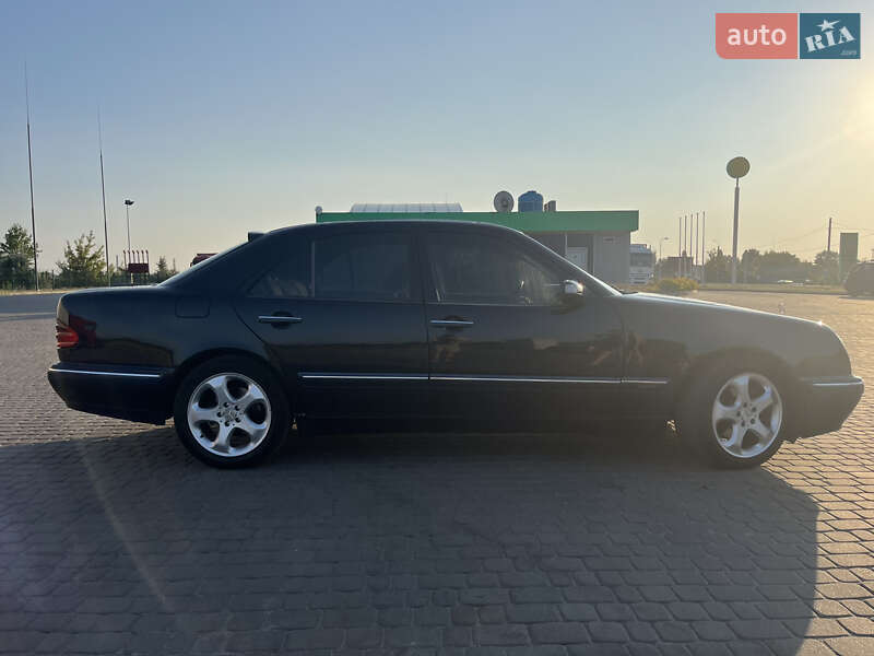 Седан Mercedes-Benz E-Class 2002 в Харькове