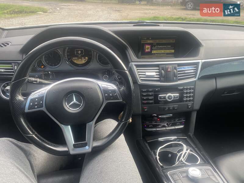 Седан Mercedes-Benz E-Class 2012 в Иршаве