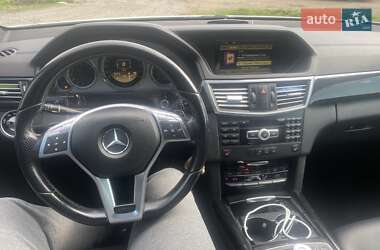 Седан Mercedes-Benz E-Class 2012 в  фото 4 Седан Mercedes-Benz E-Class 2012 в