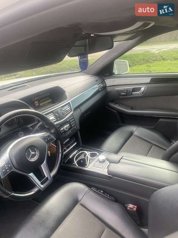 Седан Mercedes-Benz E-Class 2012 в Иршаве