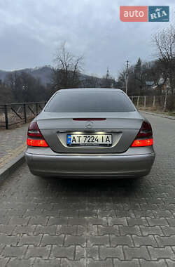 Седан Mercedes-Benz E-Class 2004 в Косове