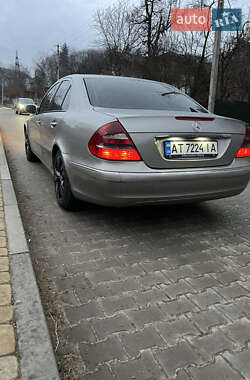 Седан Mercedes-Benz E-Class 2004 в Косове