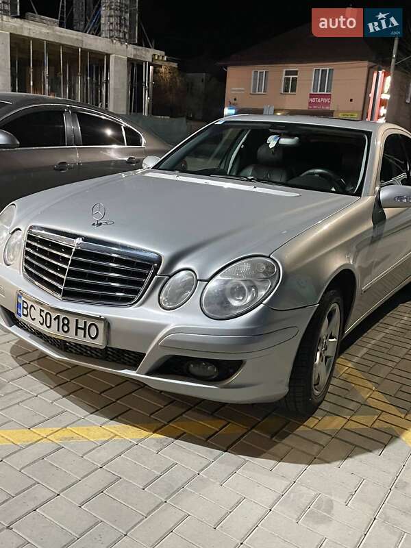 Седан Mercedes-Benz E-Class 2002 в Пустомитах