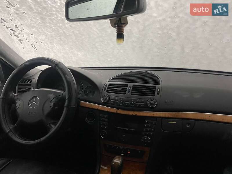 Седан Mercedes-Benz E-Class 2002 в Пустомитах