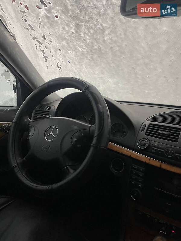 Седан Mercedes-Benz E-Class 2002 в Пустомитах