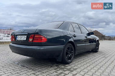 Седан Mercedes-Benz E-Class 1997 в Іршаві