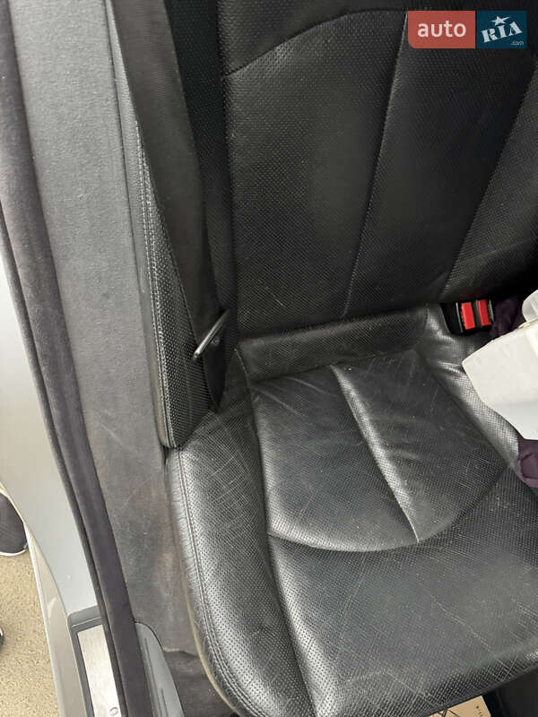Седан Mercedes-Benz E-Class 2002 в Черновцах