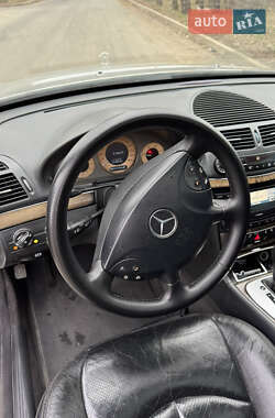 Седан Mercedes-Benz E-Class 2002 в 