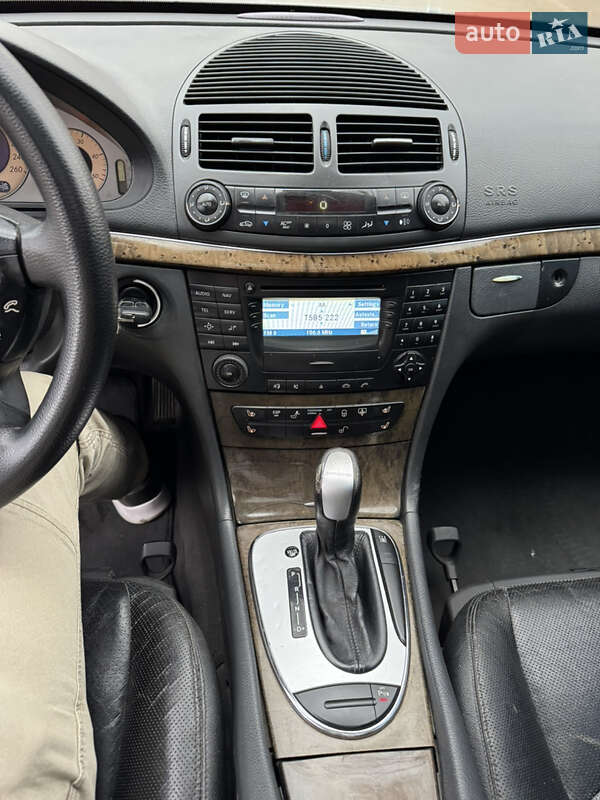 Седан Mercedes-Benz E-Class 2002 в Черновцах